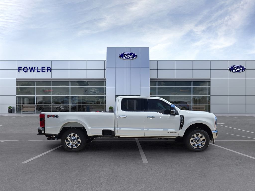 New 2026 Star White Metallic Tri-Coat Ford F-350® Lariat® image 4