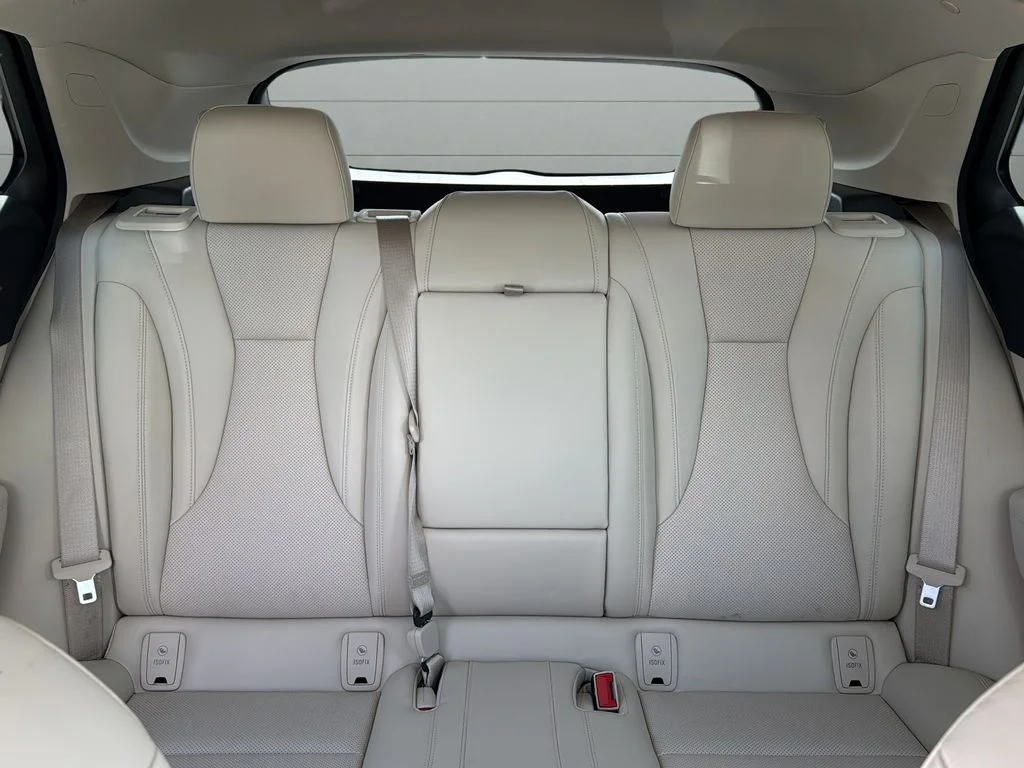 Used 2023 White Buick Essence image 27