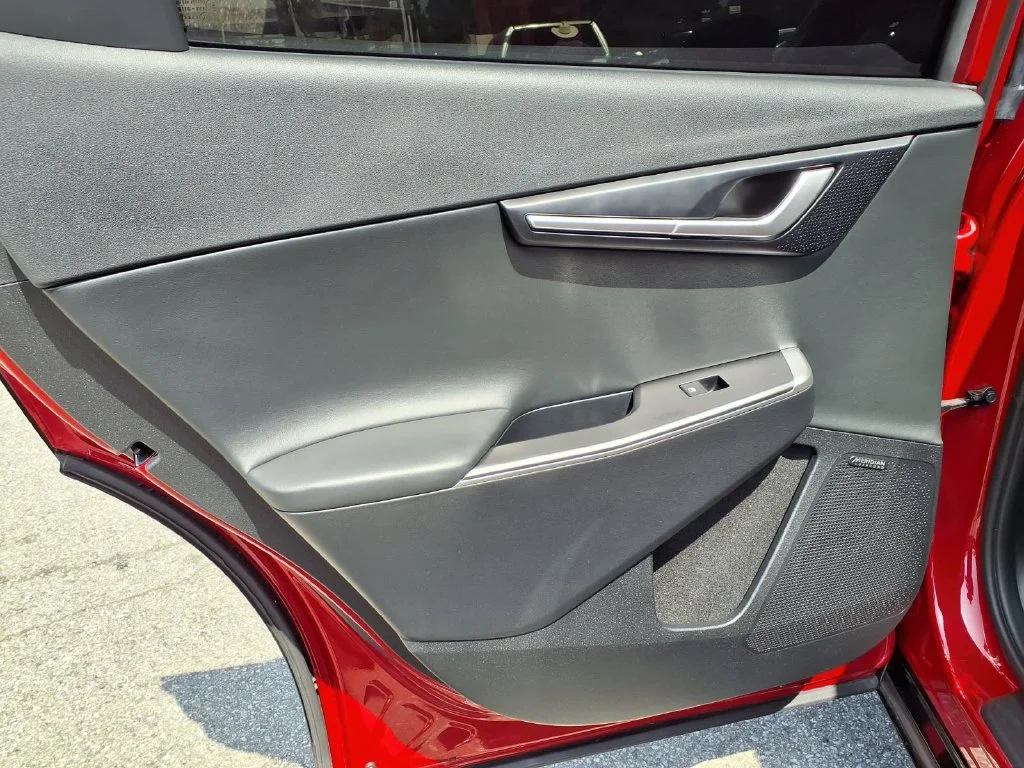 Certified Used 2023 Red Kia Wind image 10