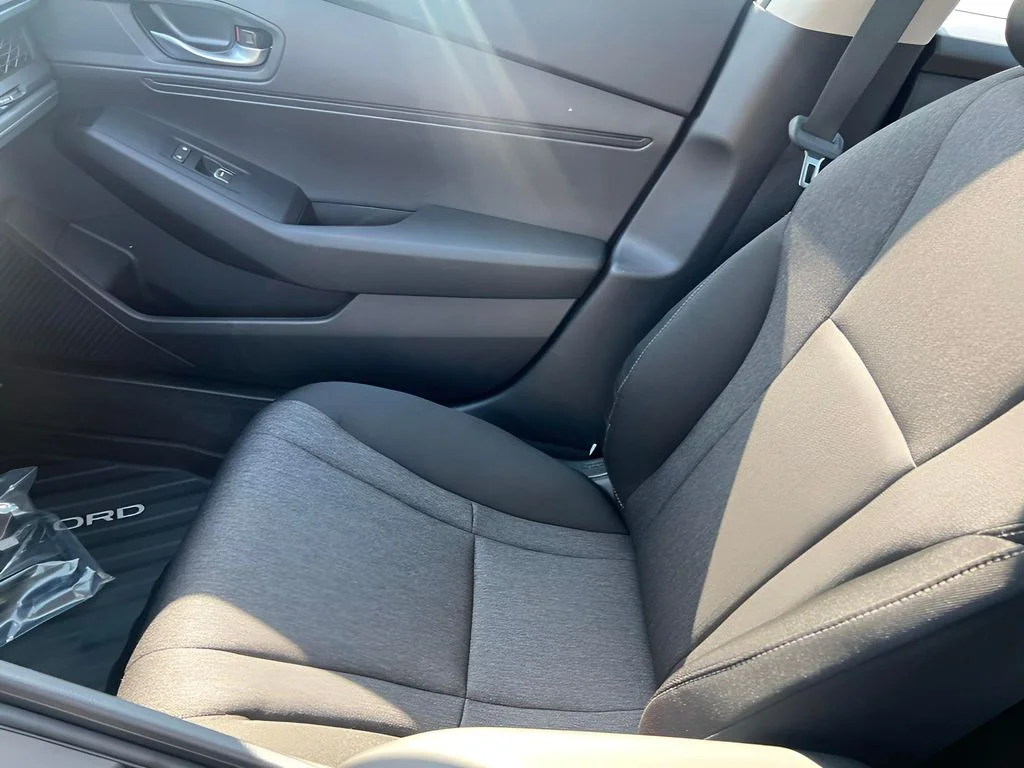 Used 2025 Solar Silver Metallic Honda LX image 25