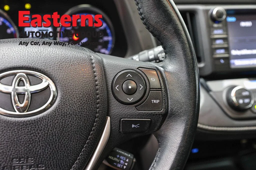 Used 2016 Black Toyota XLE image 16