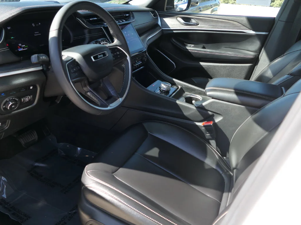 Used 2024 Bright White Clearcoat Jeep 4xe image 10