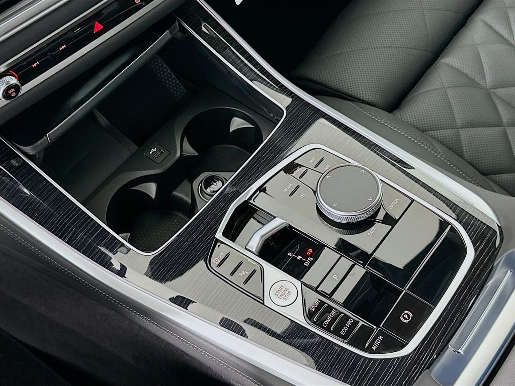 New 2026 Black Sapphire Metallic BMW sDrive40i image 15