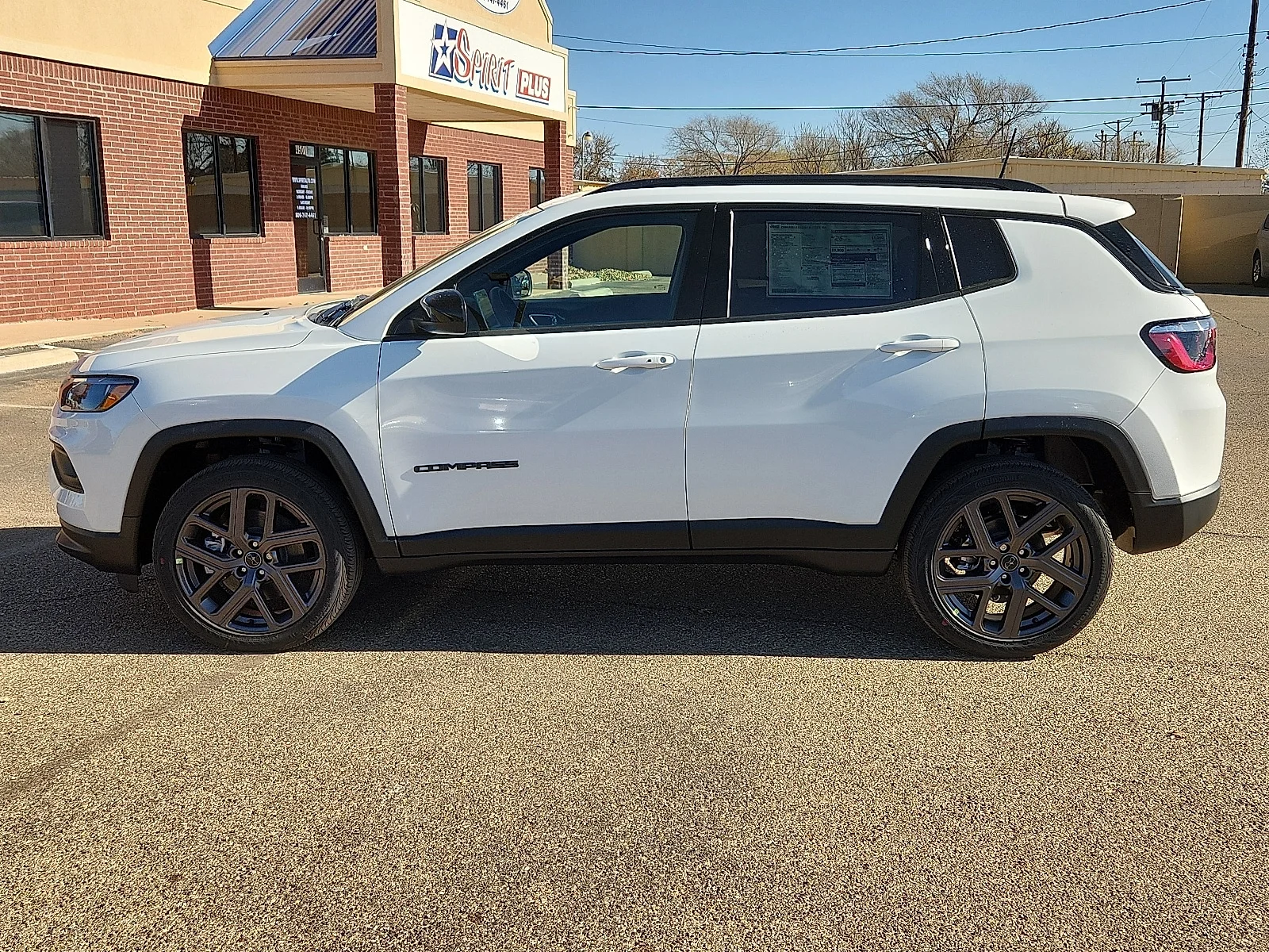 New 2026 PW7 Bright Whit Jeep LATITUDE ALTITUDE 4X4 image 2