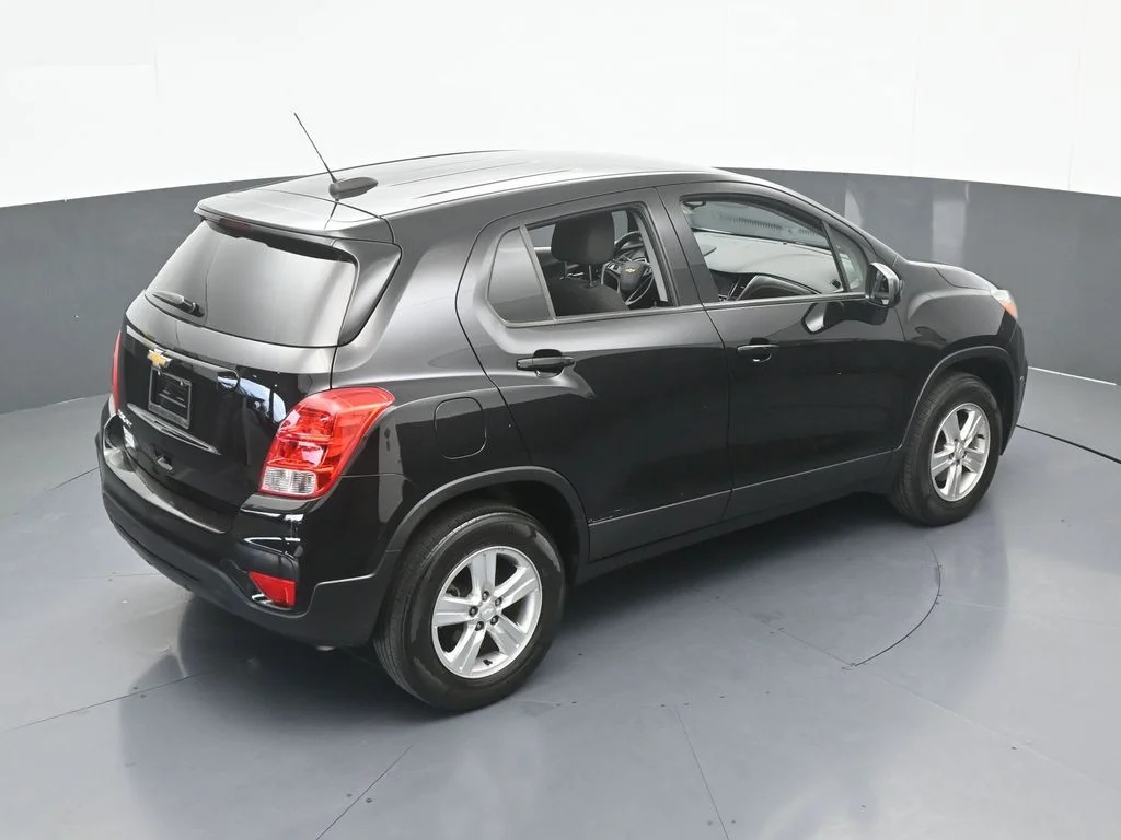 Used 2022 Mosaic Black Metallic Chevrolet LS image 43