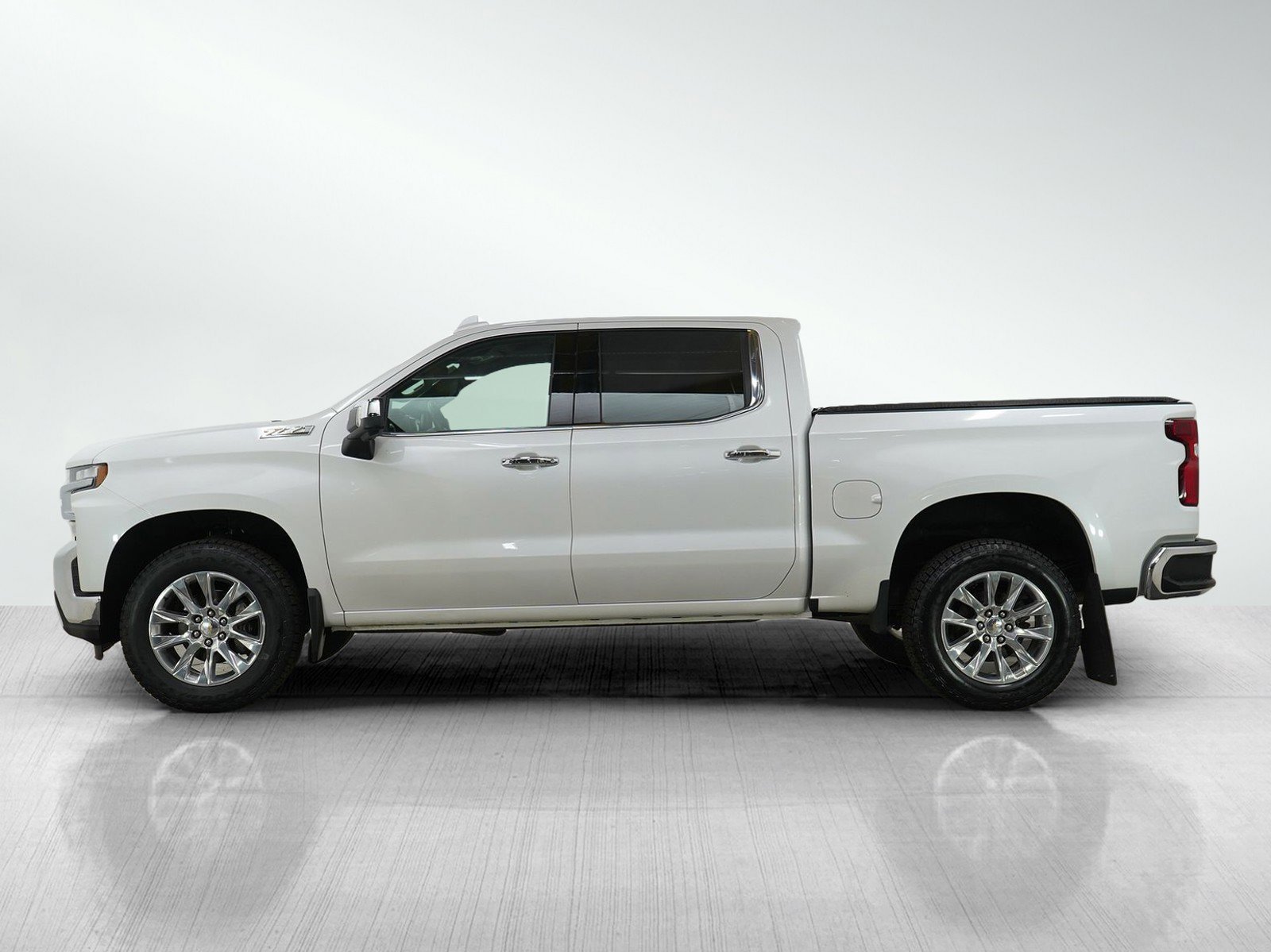 Used 2021 Chevrolet Silverado 1500 LTZ with VIN 1GCUYGED1MZ316085 for sale in White Bear Lake, Minnesota