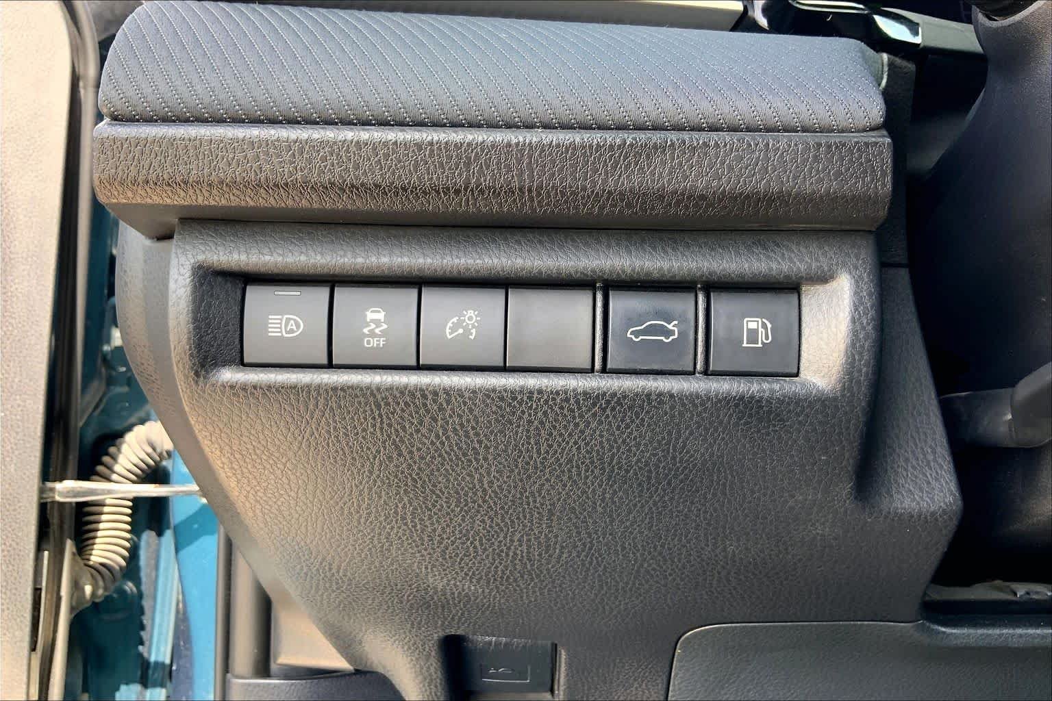 Used 2025 Ocean Gem Toyota SE image 31