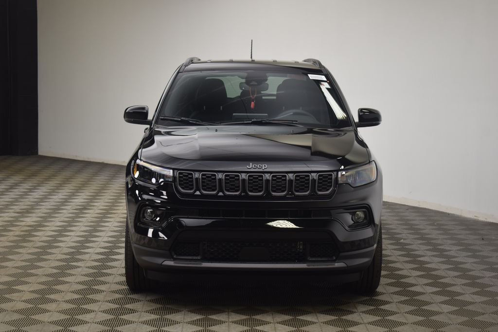 New 2026 Diamond Black Crystal Pearl-Coat Exterior Paint Jeep Limited image 2
