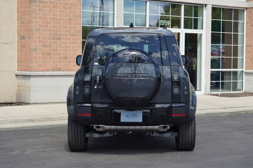 Used 2026 Gray Land Rover S image 5