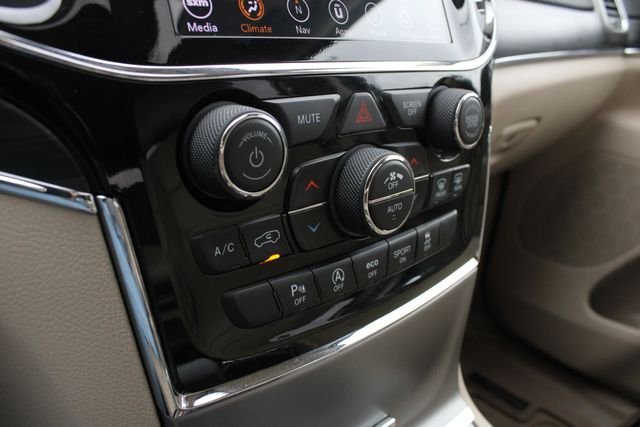 Certified Used 2020 Velvet Jeep Limited image 17