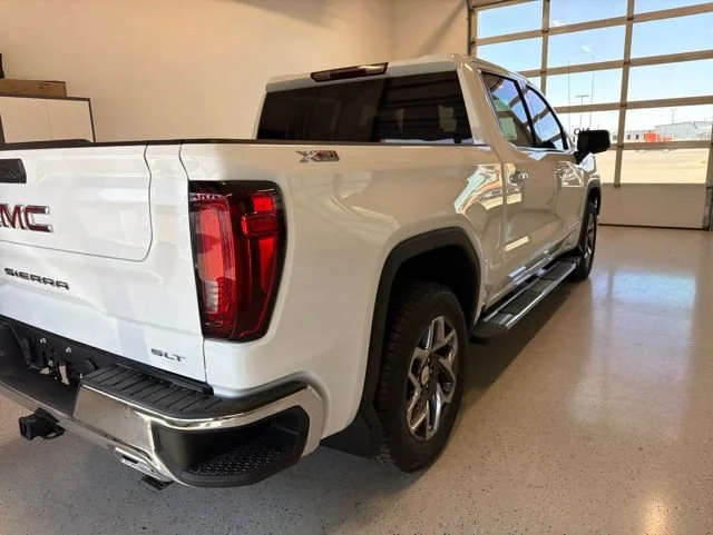 2026 GMC Sierra 1500 SLT - Photo 14