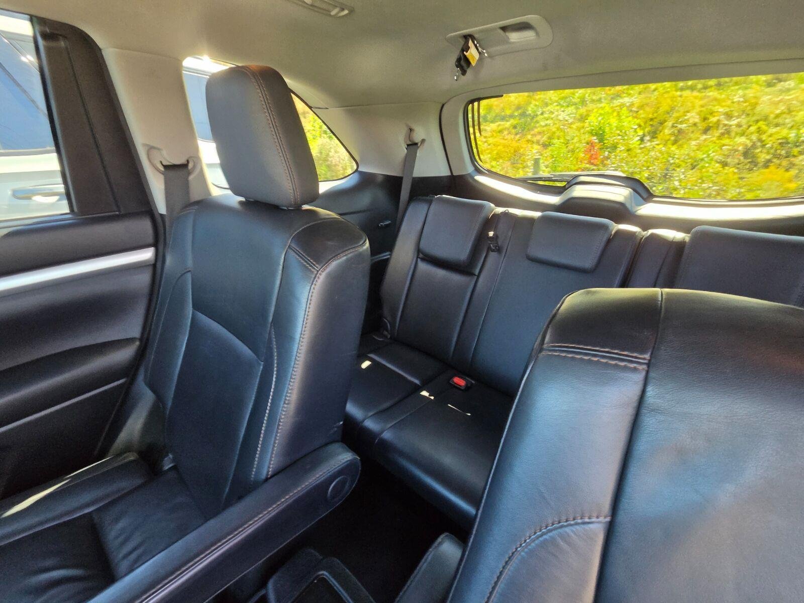 Used 2016 Silver Toyota XLE image 10