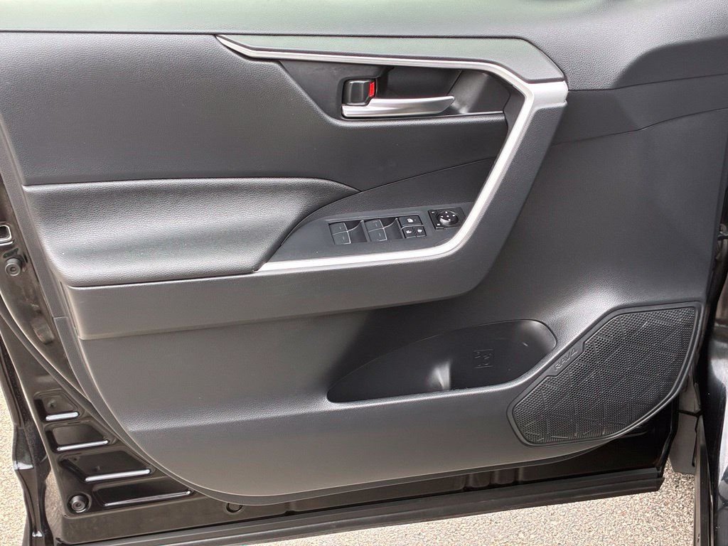 Used 2025 Black Toyota XLE image 18