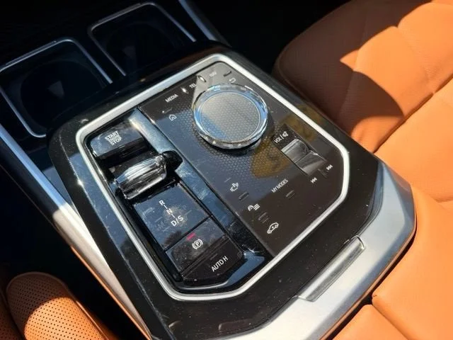 Used 2025 Carbon Black Metallic BMW 740i xDrive image 19