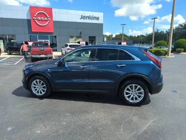 Used 2019 Blue Cadillac Luxury image 10