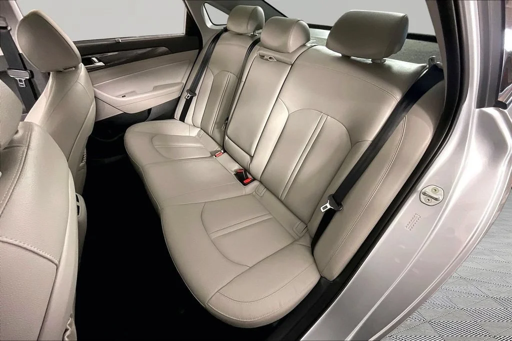 Certified Used 2019 Silver Hyundai Limited image 20