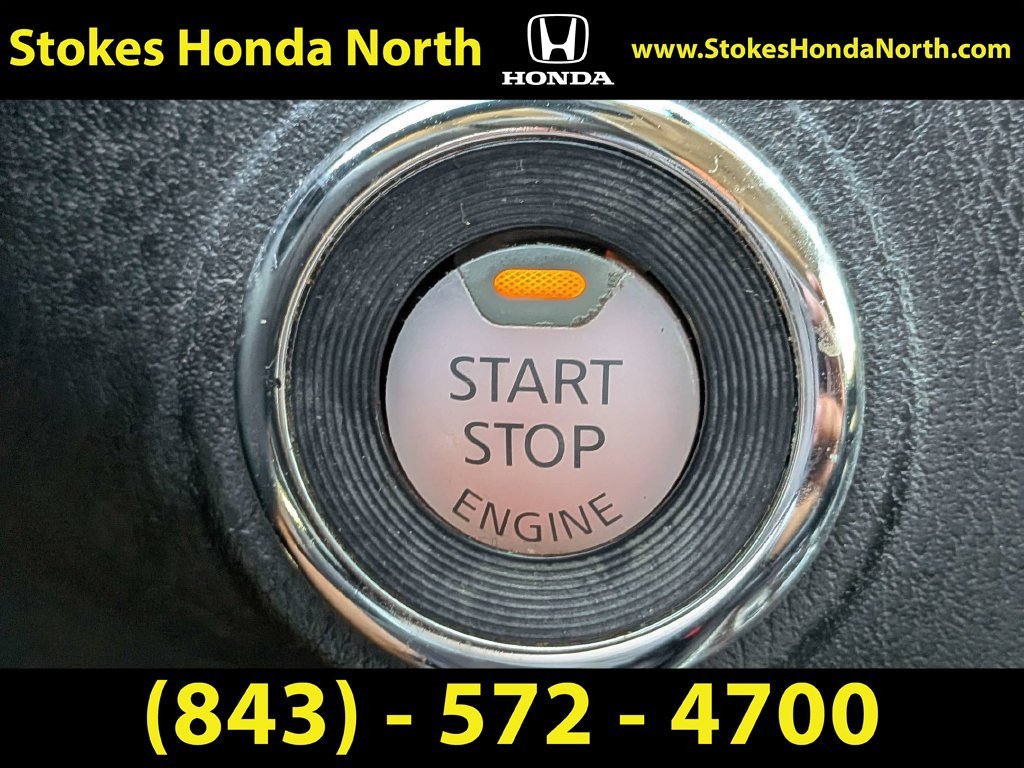 Used 2015 Silver Nissan SL image 33