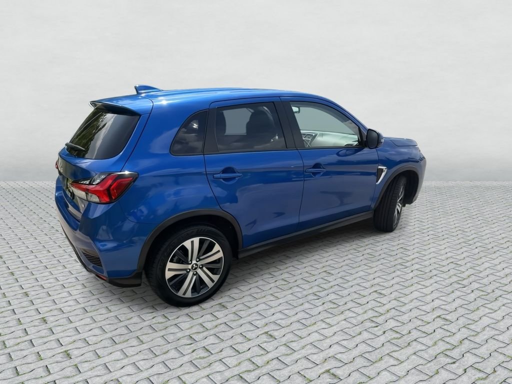 Used 2024  Mitsubishi 2.0 SE image 8