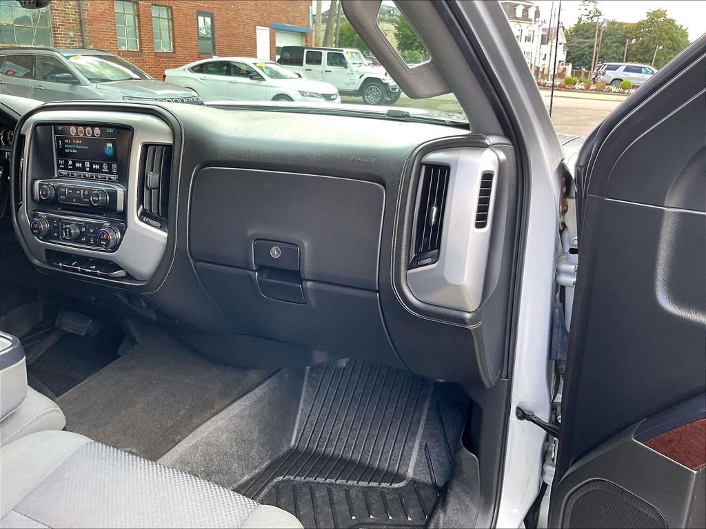 Used 2017 Silver GMC SLE image 13