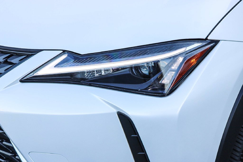 2025 Lexus UX Hybrid 300h - Photo 4