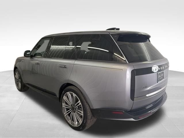 New 2026 Eiger Grey Land Rover SE image 7