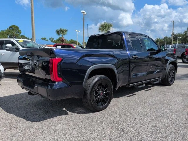 Used 2022  Toyota SR5 image 3