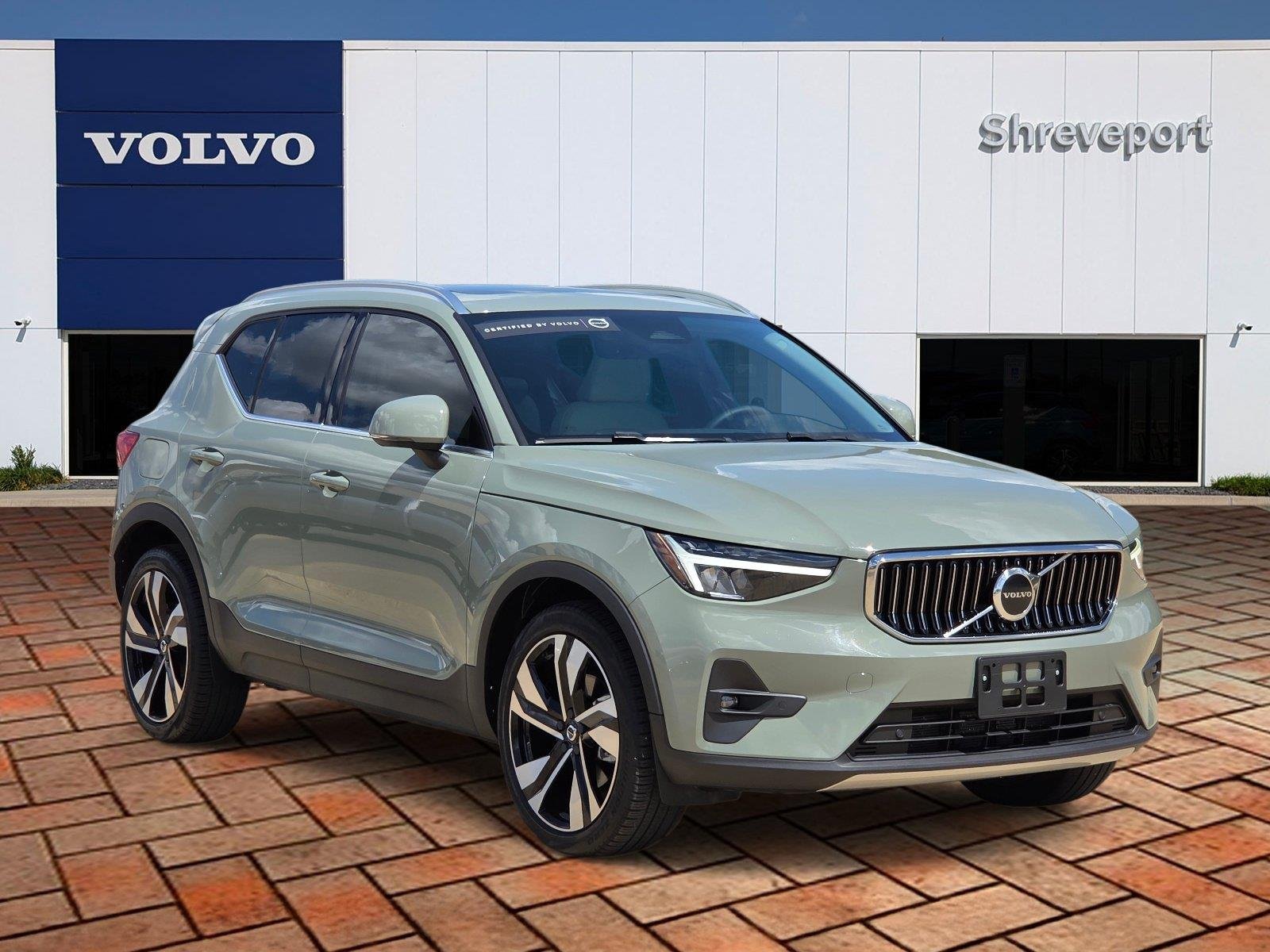 Used 2023 Sage Green Metallic Volvo Plus Bright Theme image 3