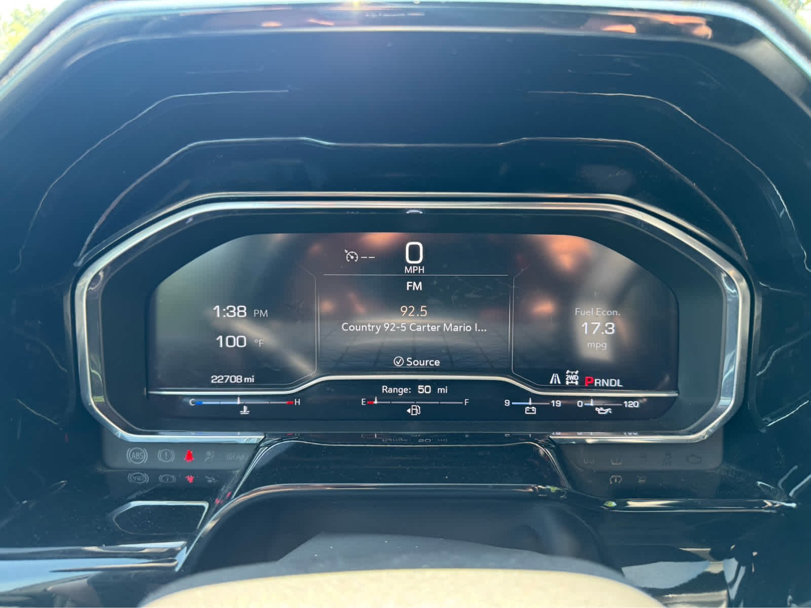 Used 2024 Summit White GMC Elevation image 18