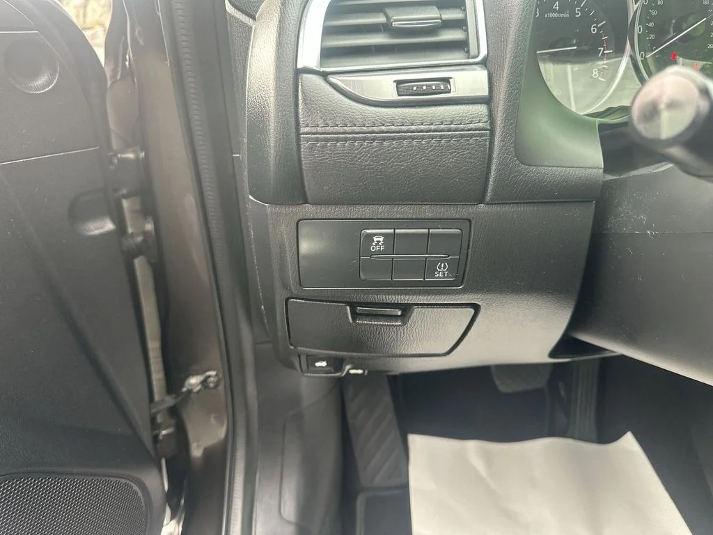 Used 2017 Silver Mazda Sport image 20