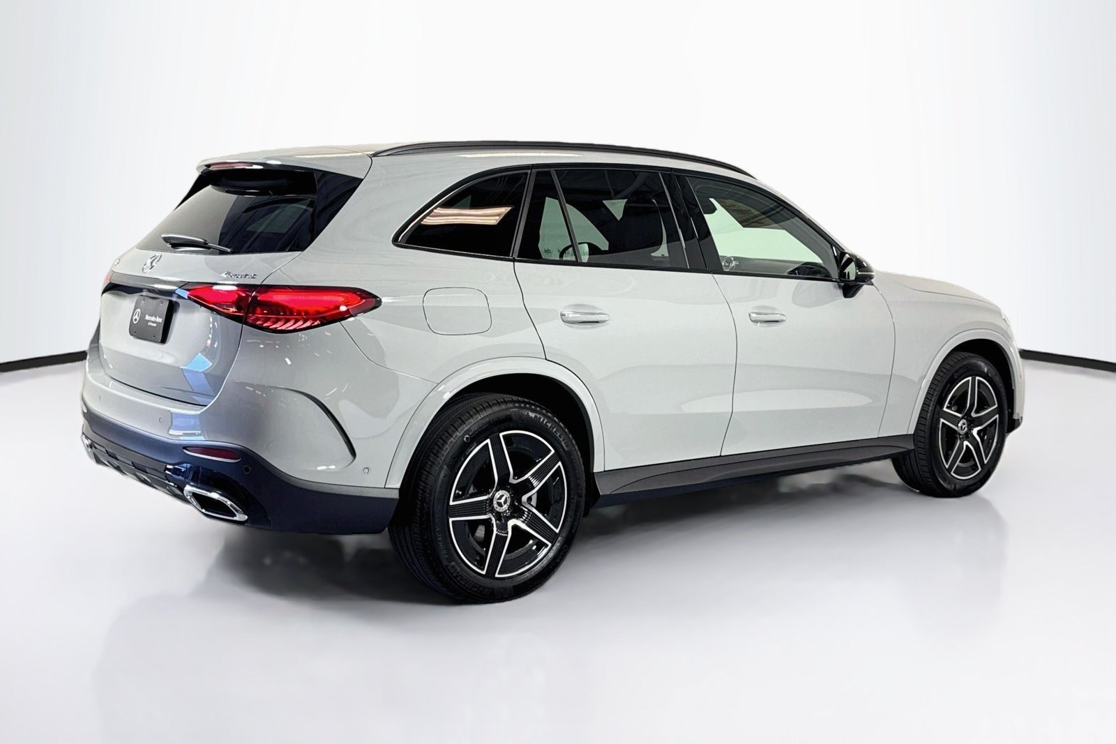New 2026 MANUFAKTUR Alpine Grey Mercedes-Benz GLC 300 image 5