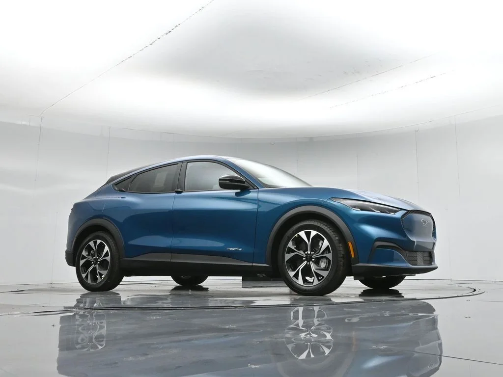 New 2026 Adriatic Blue Metallic Ford Select image 3