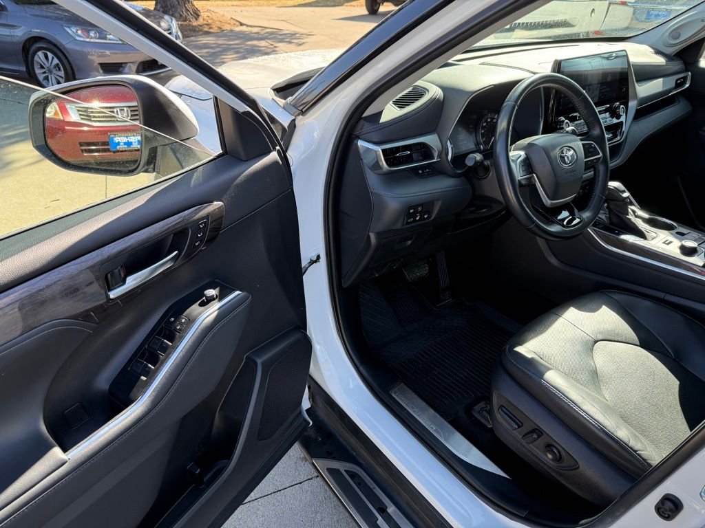 2022 Toyota Highlander Platinum - Photo 11