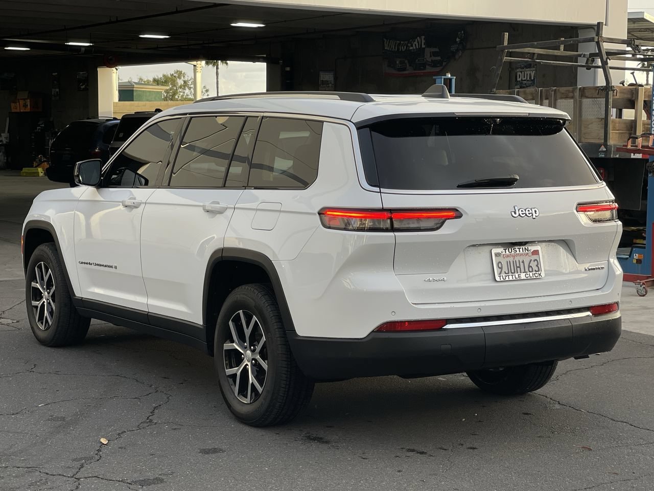 Used 2023 Bright White Clearcoat Jeep Limited image 3