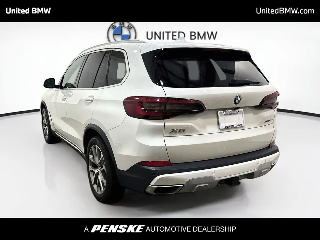 Used 2021 Alpine White BMW xDrive40i image 7