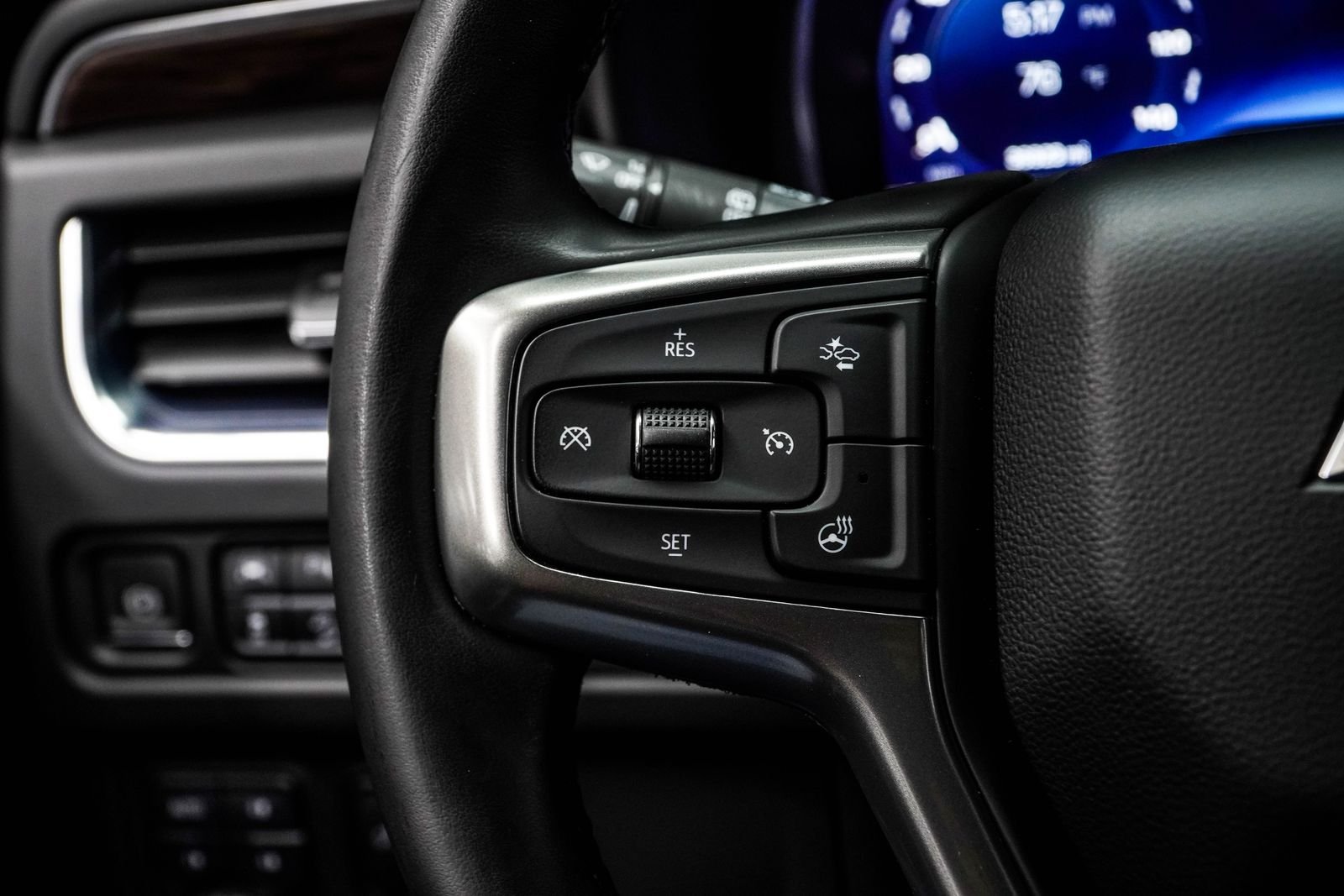 Used 2023 Black Chevrolet Z71 image 34