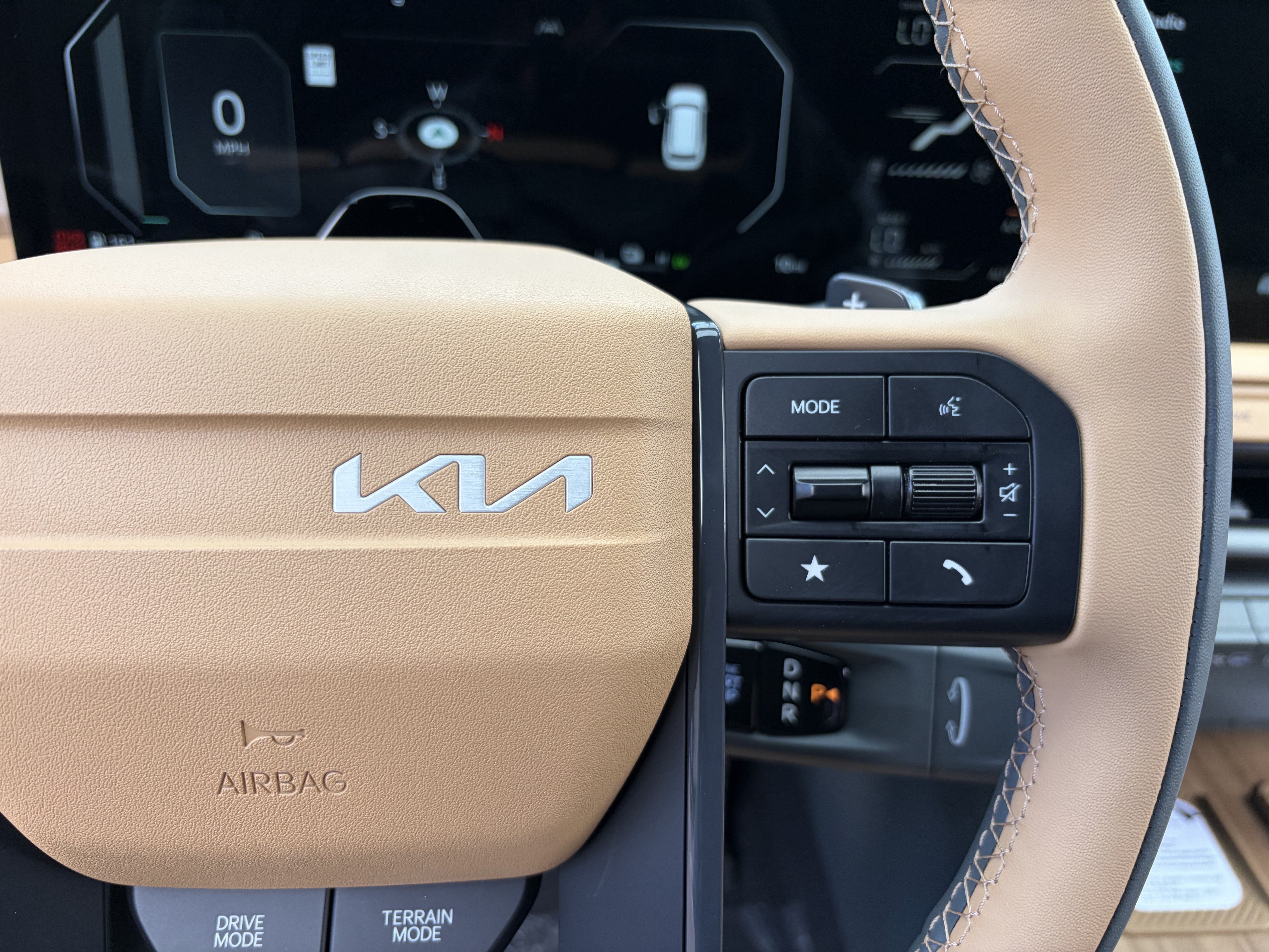 New 2027 Glacial White Pearl Kia X-LINE SX image 23