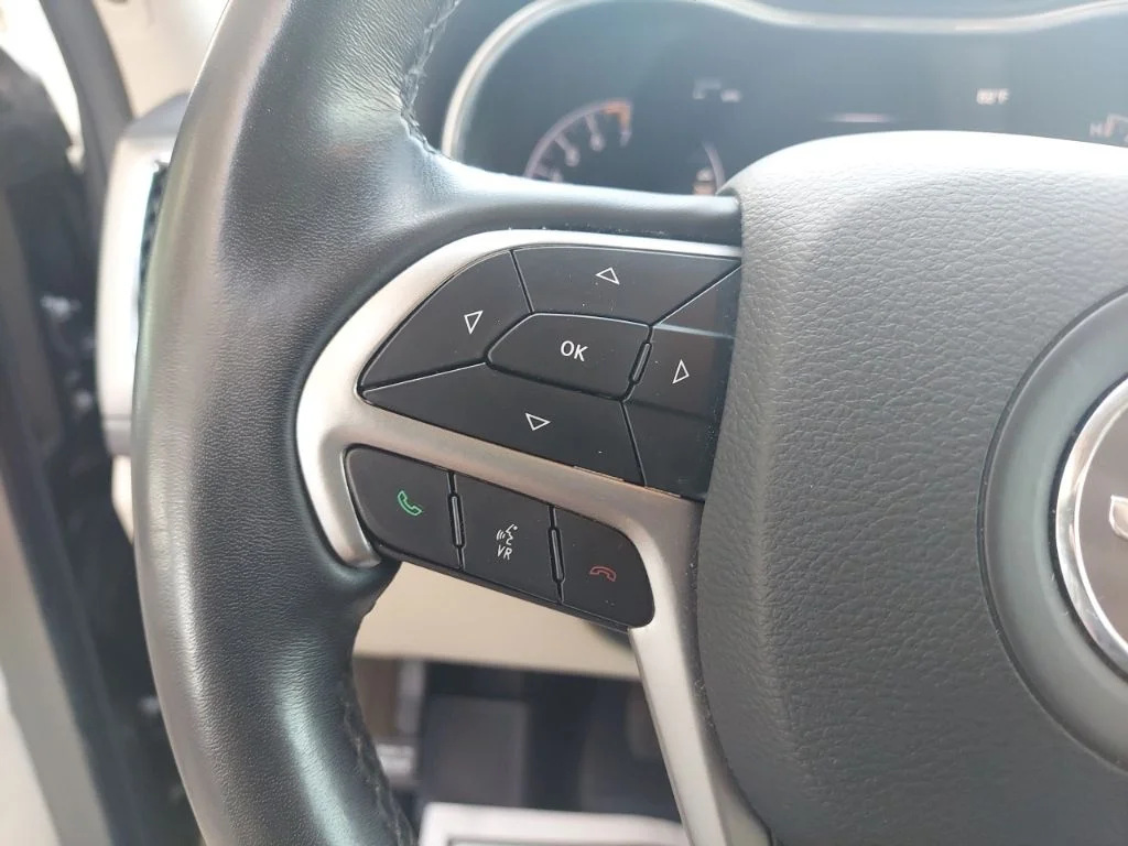 Certified Used 2019 Gray Jeep Laredo E image 12