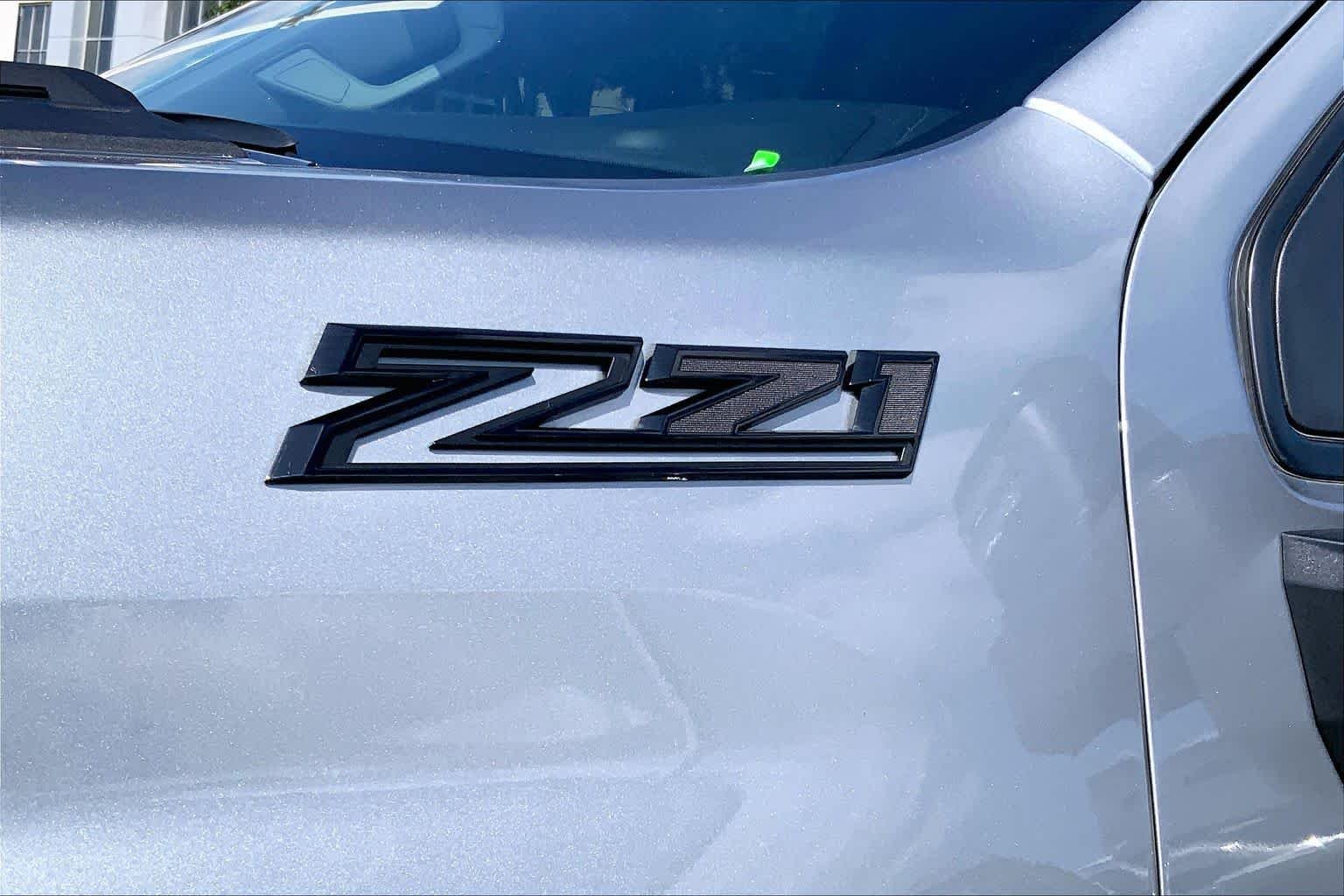 Used 2026 Sterling Gray Metallic Chevrolet LT image 27