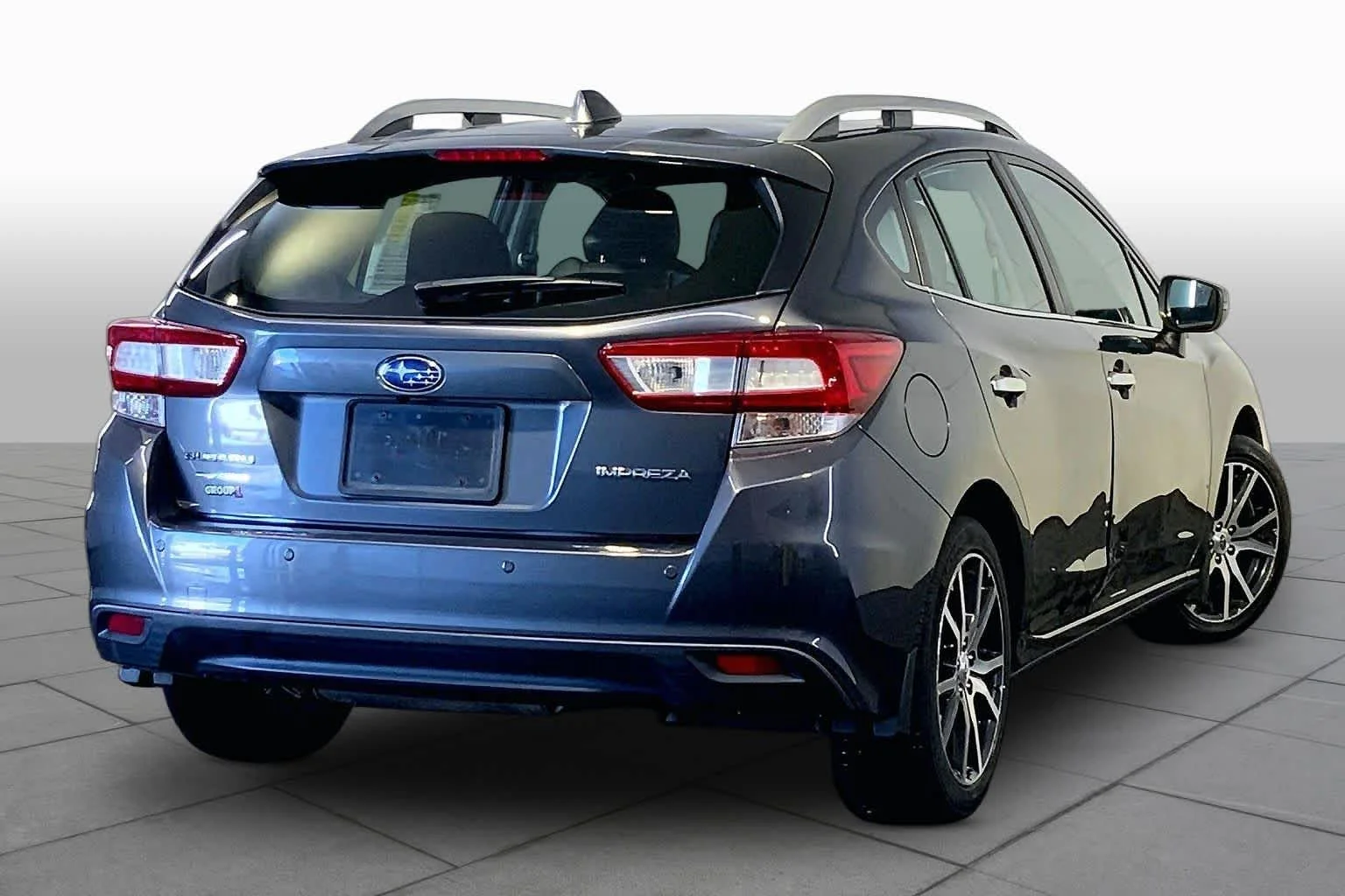 Used 2019 Magnetite Gray Metallic Subaru Limited image 13