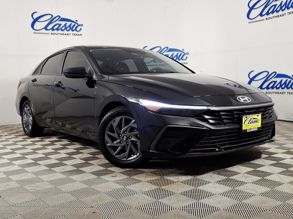 2025 Hyundai Elantra Hybrid