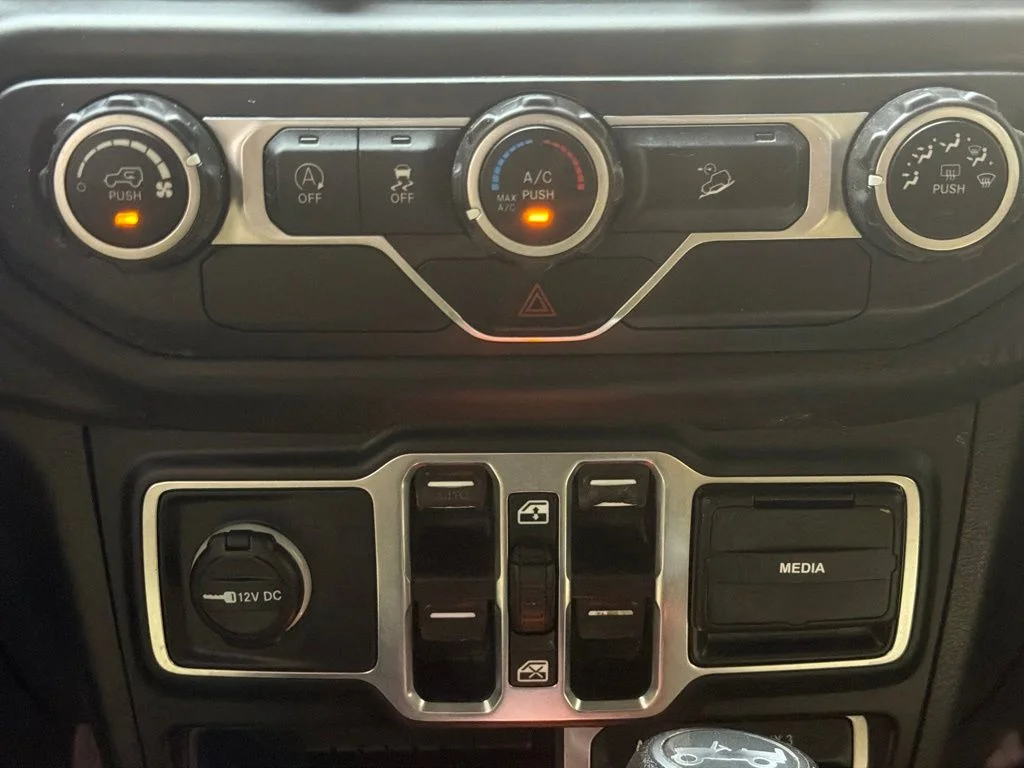 Used 2018 Black Clearcoat Jeep Unlimited Sport S image 15