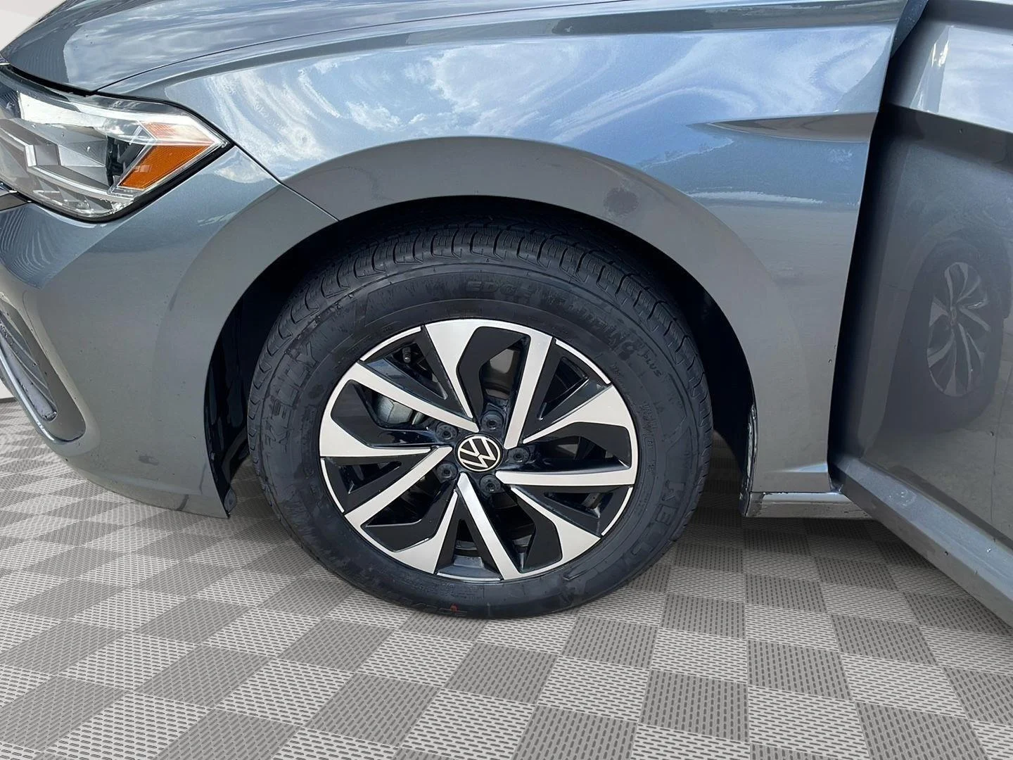 Used 2022 Platinum Gray Metallic Volkswagen S image 7