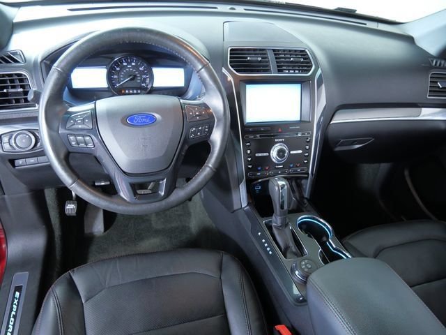 Used 2016 Red Ford Sport image 3