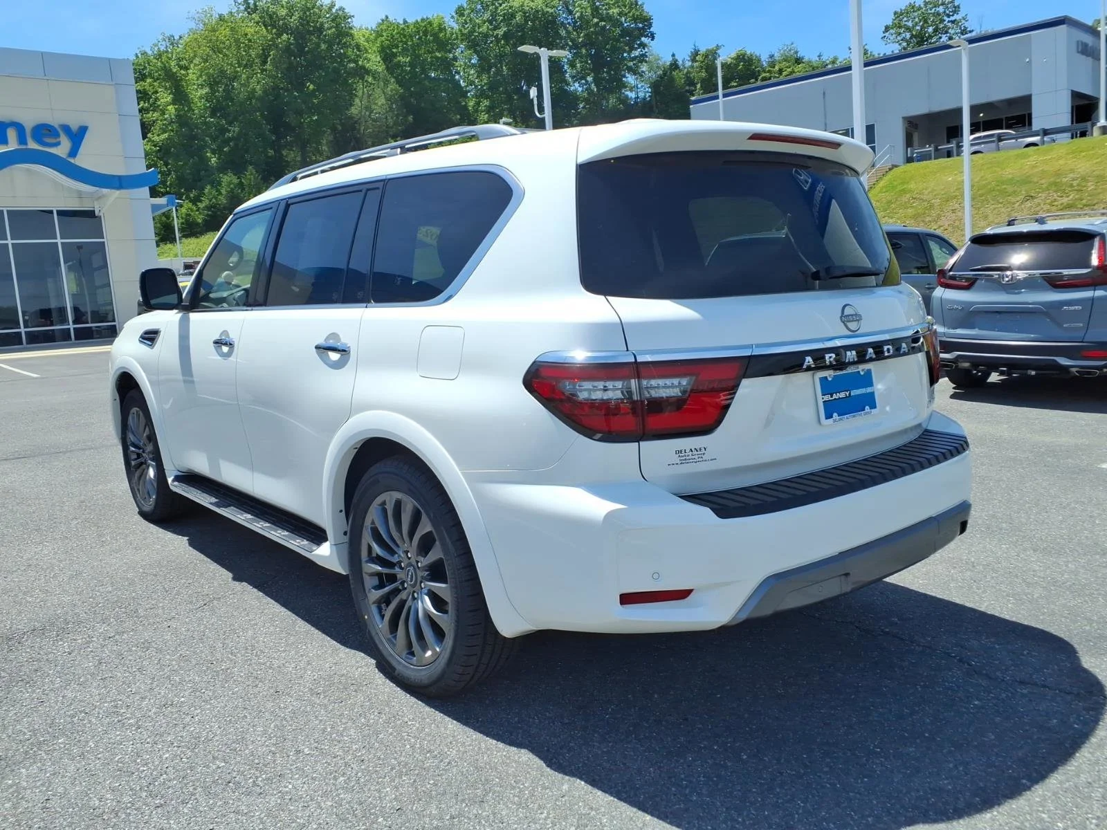 Used 2023 Aspen White Tricoat Nissan Platinum image 7