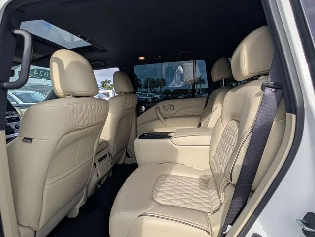 Used 2024 White INFINITI Sensory image 7