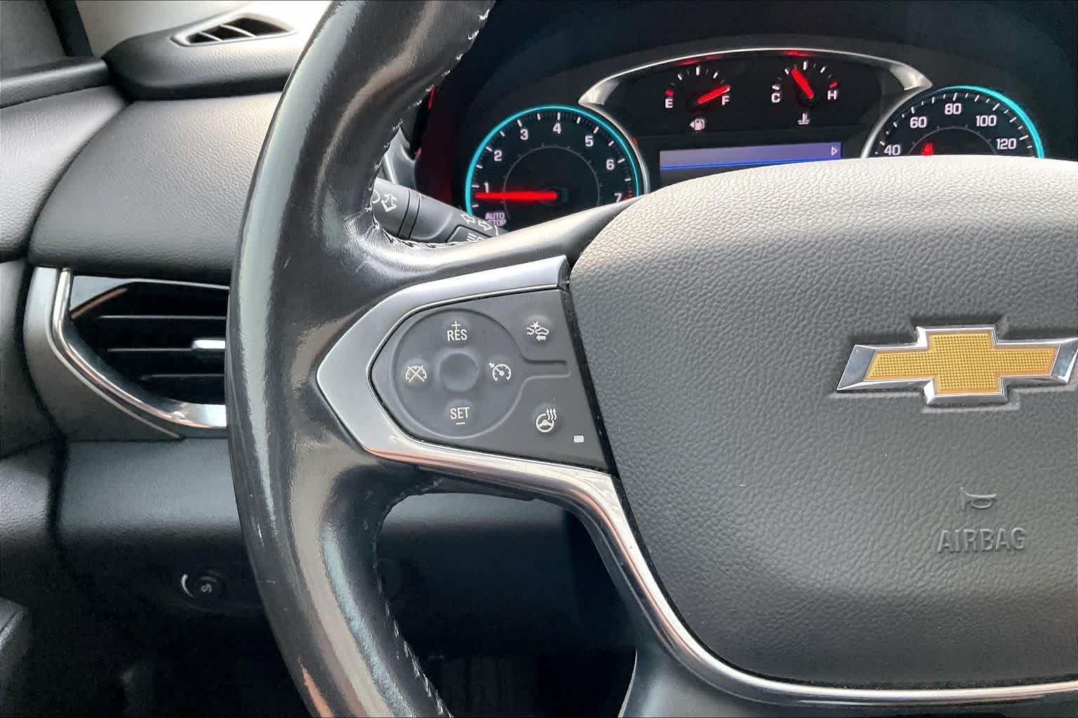 Used 2020 Summit White Chevrolet LT Cloth image 21