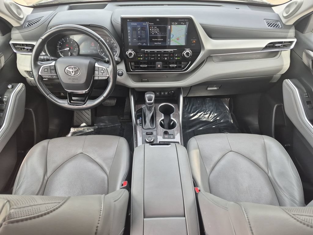 Used 2021 Gray Toyota Platinum image 4