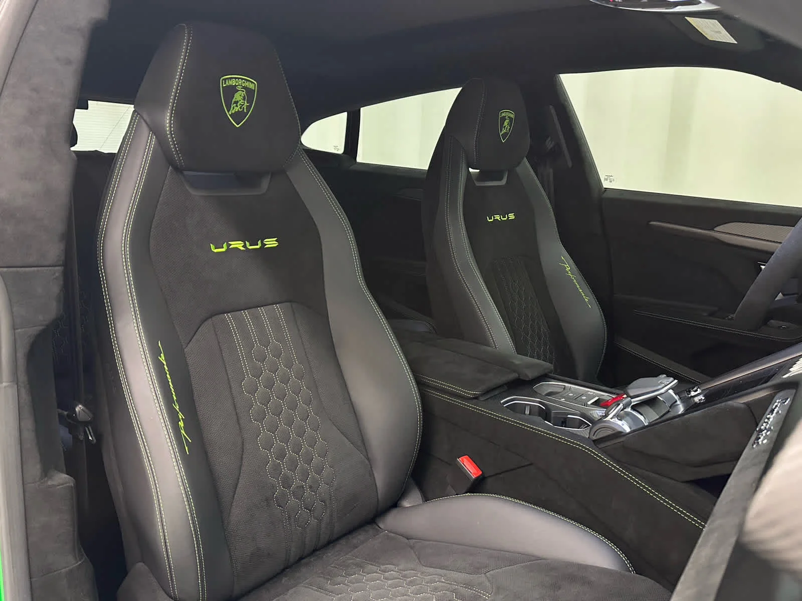2024 Lamborghini Urus Performante - Photo 19