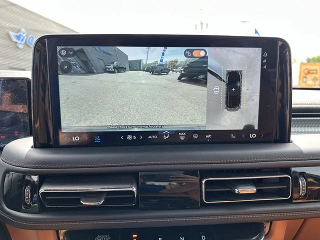 Used 2025 White Lincoln Black Label image 26