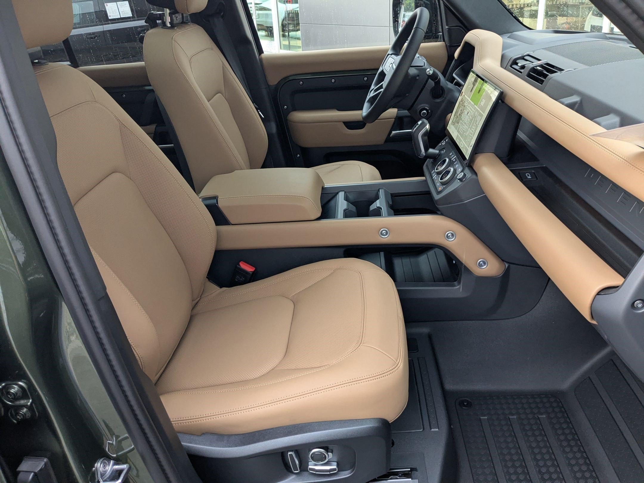 New 2026 Woolstone Green Land Rover P400 X-Dynamic SE image 34